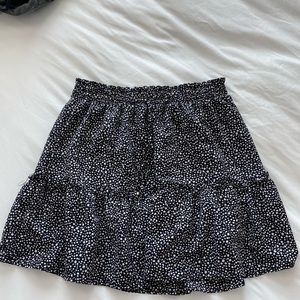 Vestique White and Black Tie Skirt - Size L